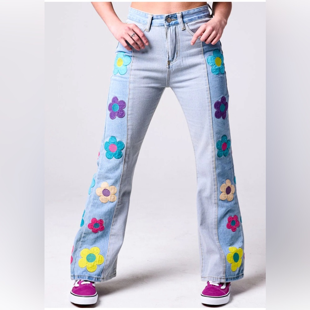 EUC SLP Flower Jeans Flare High Waist Size MED.